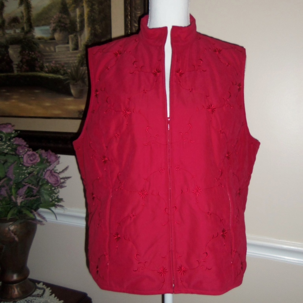 Talbots Petites red embroidered vest , sz L Large